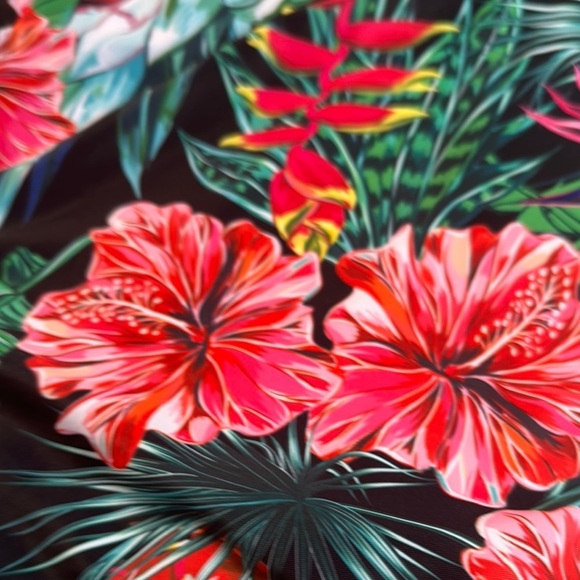 SHEIN Athletic Shorts Black and Red with Adjustable Drawstrings - Picture 7 of 12